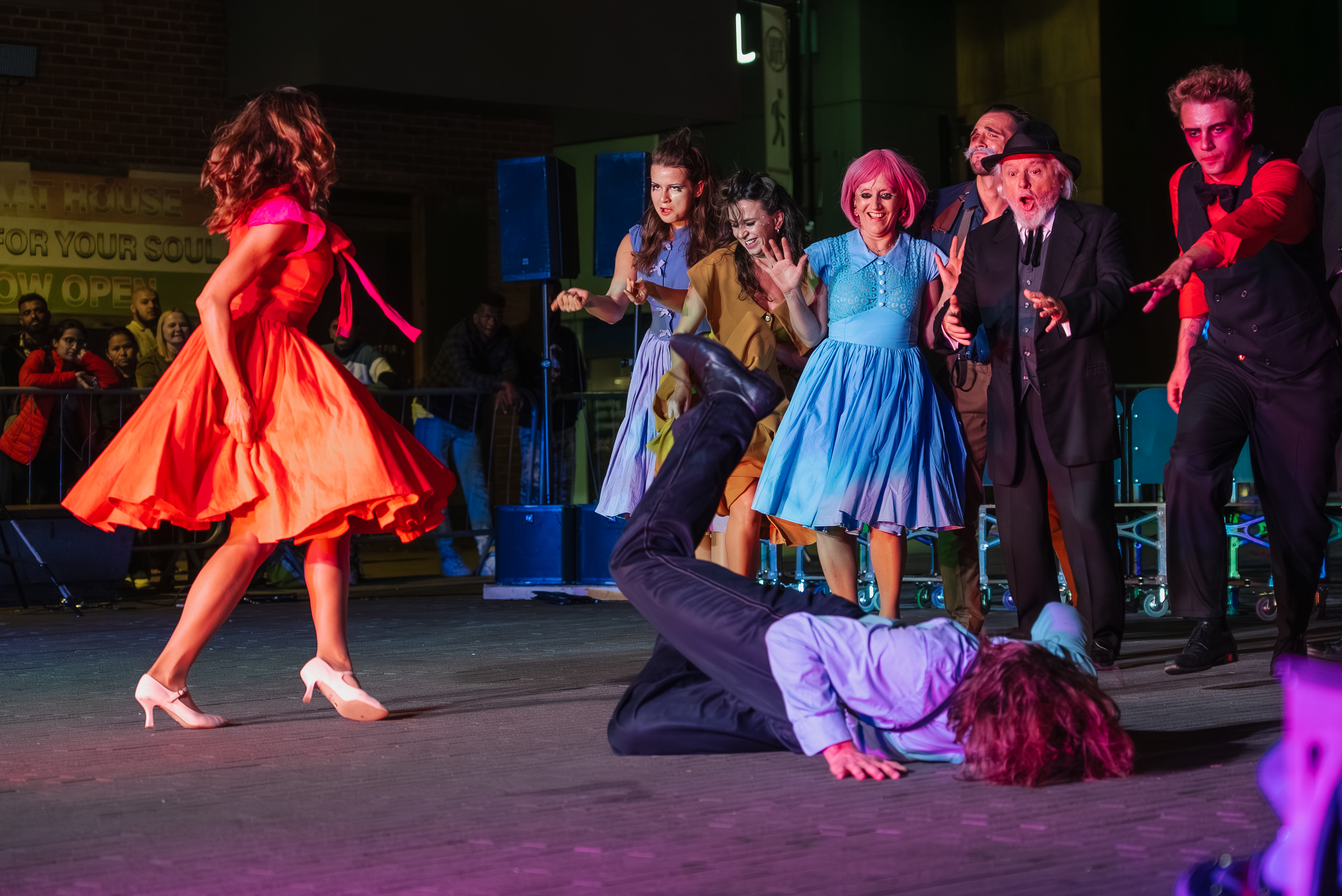 BAL Teatr KTO performing on Bell Square