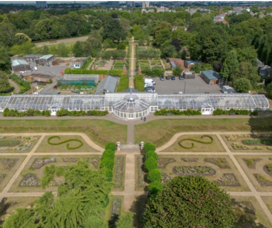 Image from above, showing the Chiswick House Historic conservatory