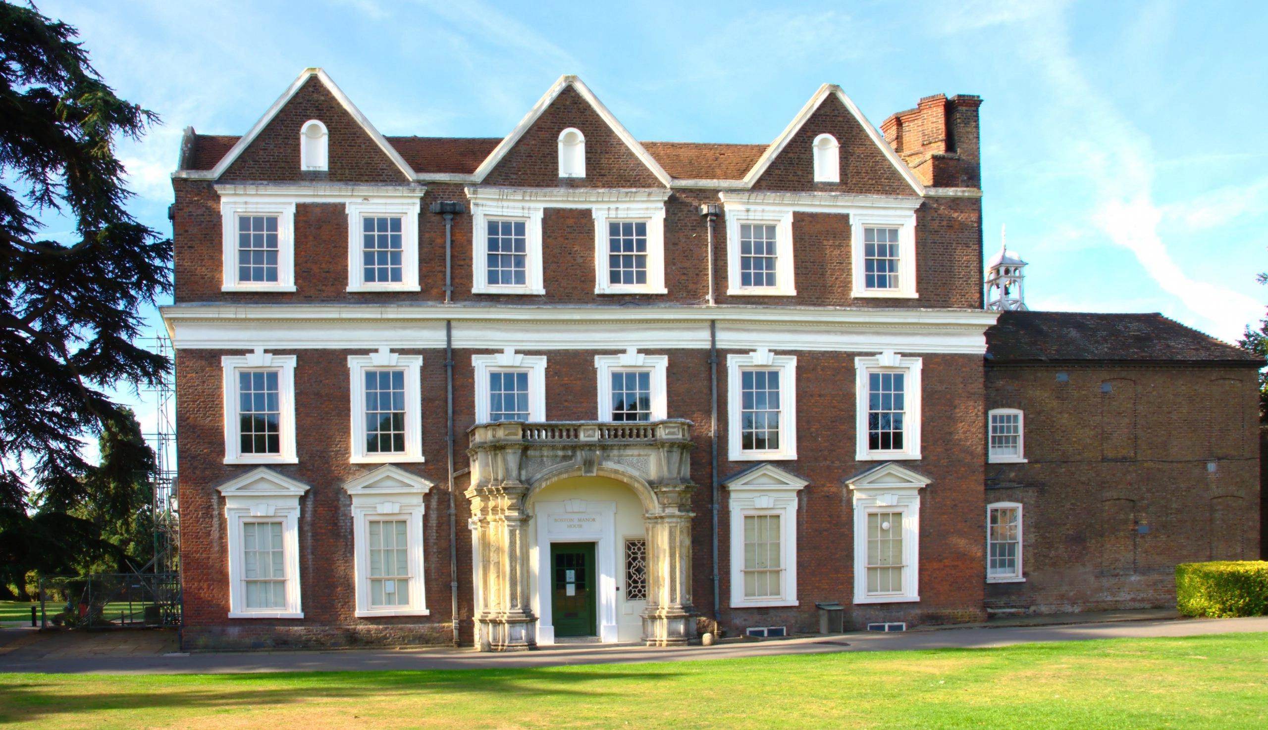 Image of the front of Boston Manor House