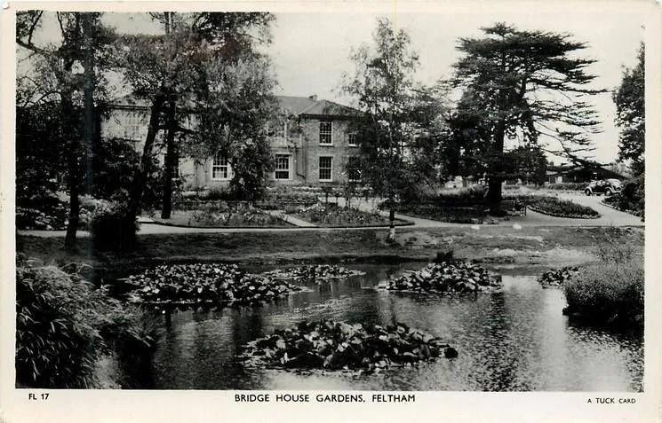 black and white picture of Bridge house gardens
